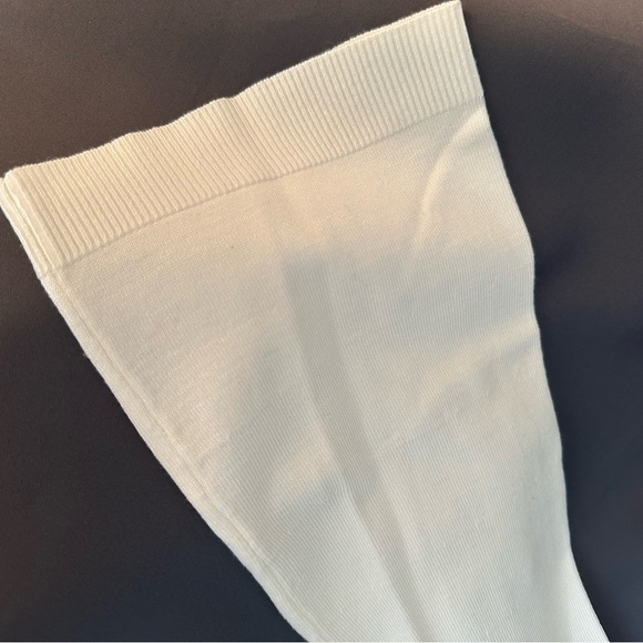 Elegant lightweight cream sweater with lace top. New without tags. S - Picture 5 of 9